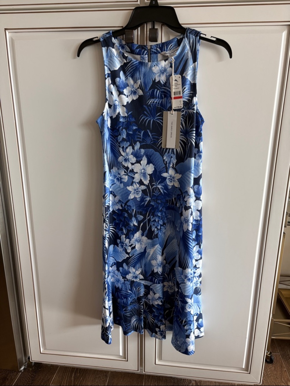 NWT Tommy Bahama Navy, Blue, and White Floral Dress Size XSmall